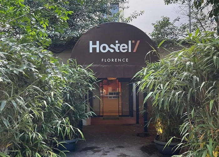 Hotel & Hostel 7
