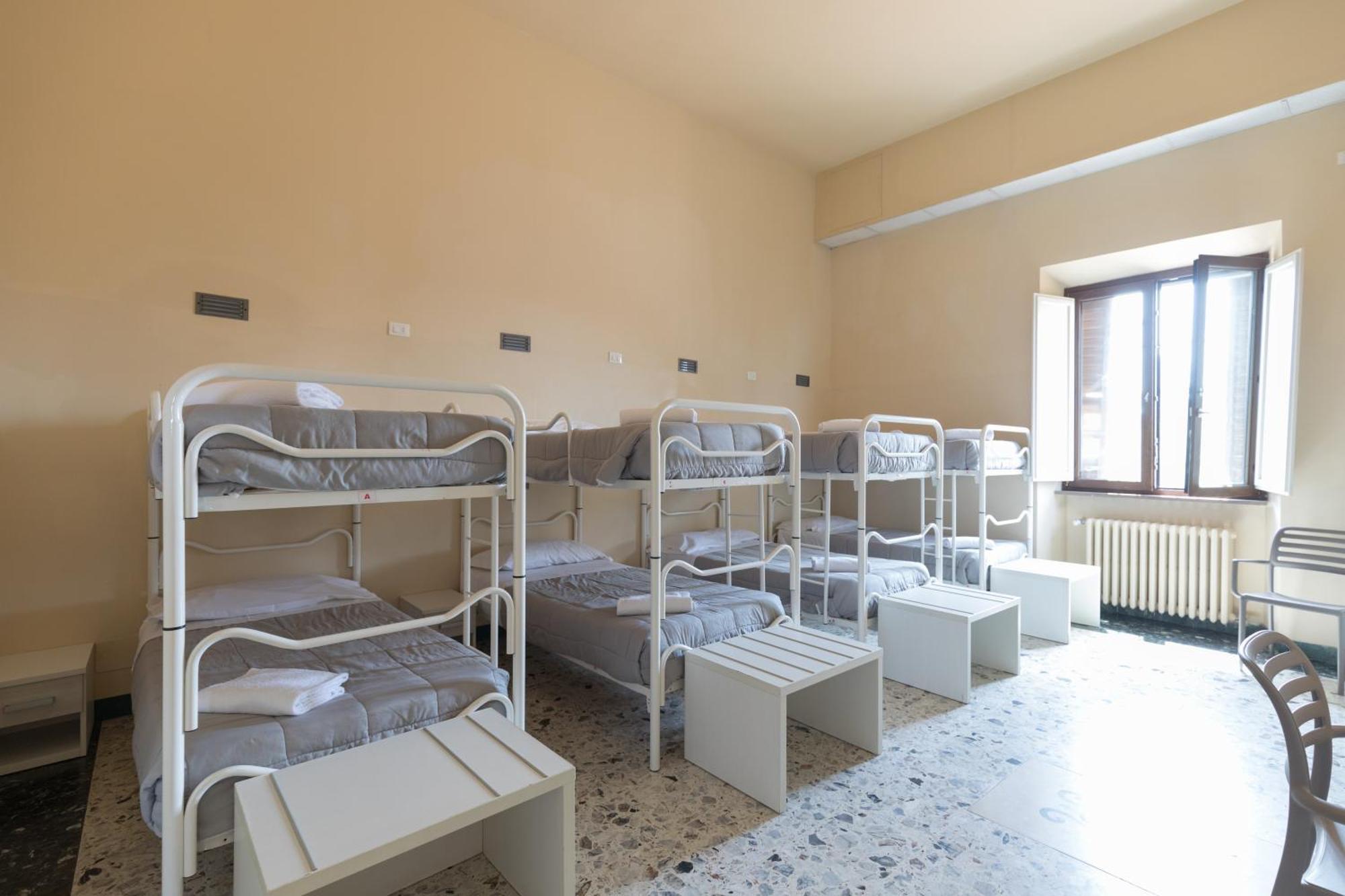 & 7 * Firenze