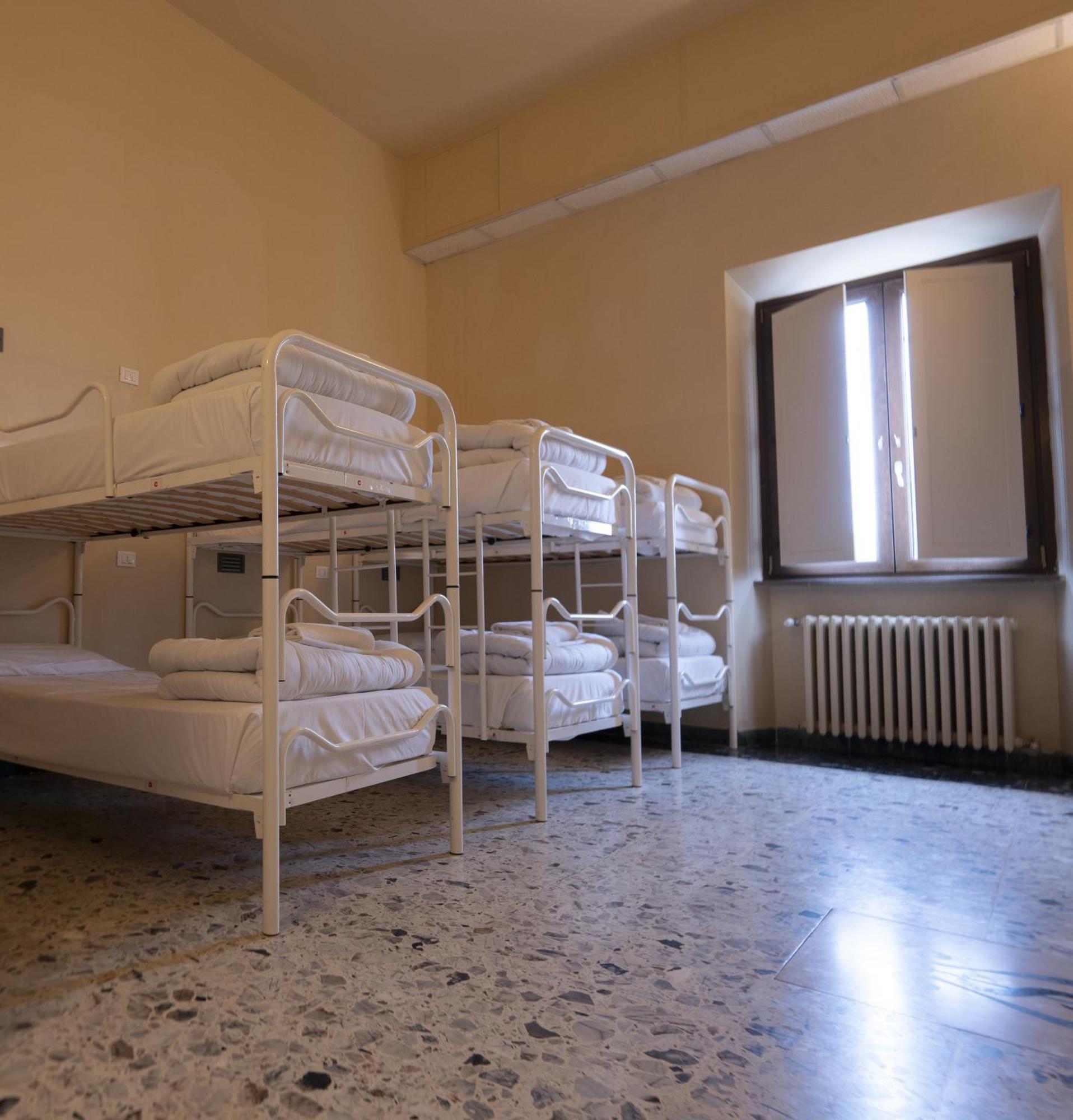 & 7 Ostello